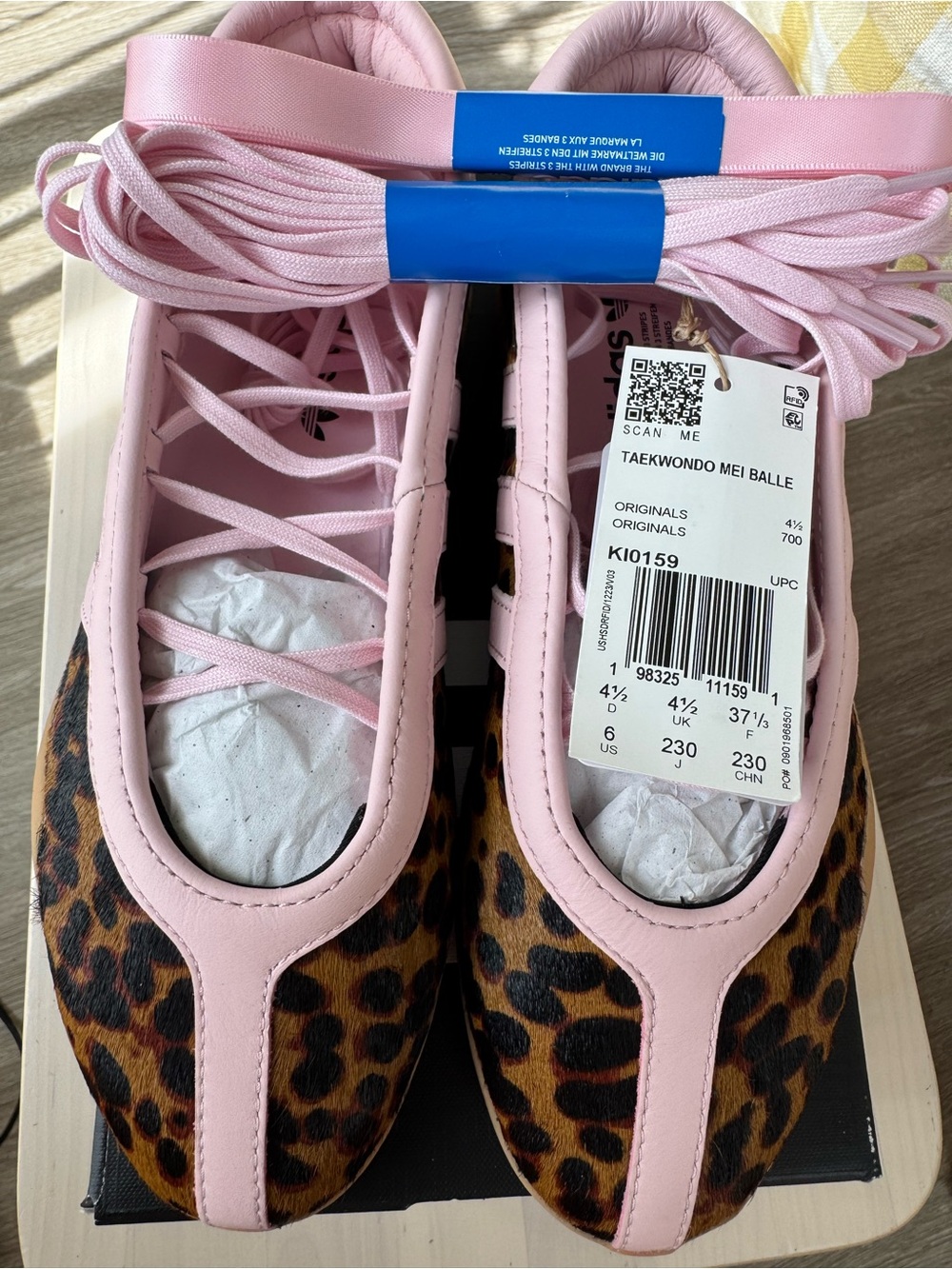 adidas Leopard Print Flats with Pink Trim (Size: 6)